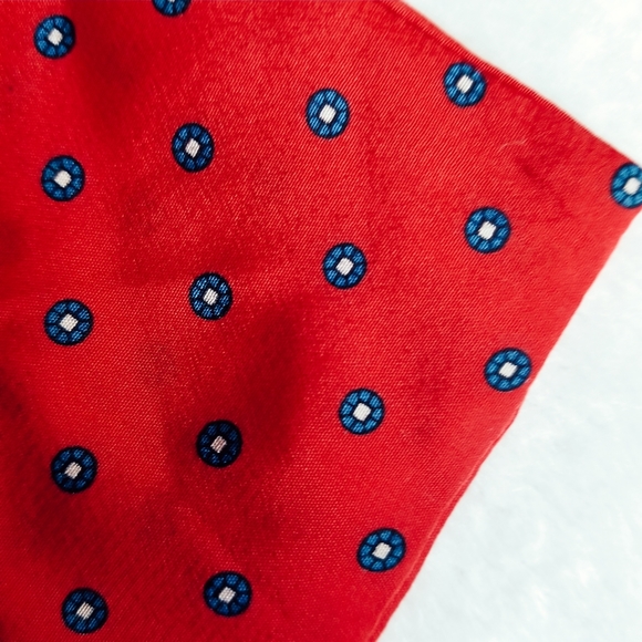 SOLDVintage//1970s 100% Silk Red Neck & Hair Scarf - Picture 6 of 6